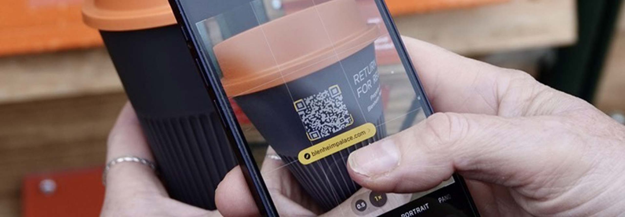 pistachio green swatch