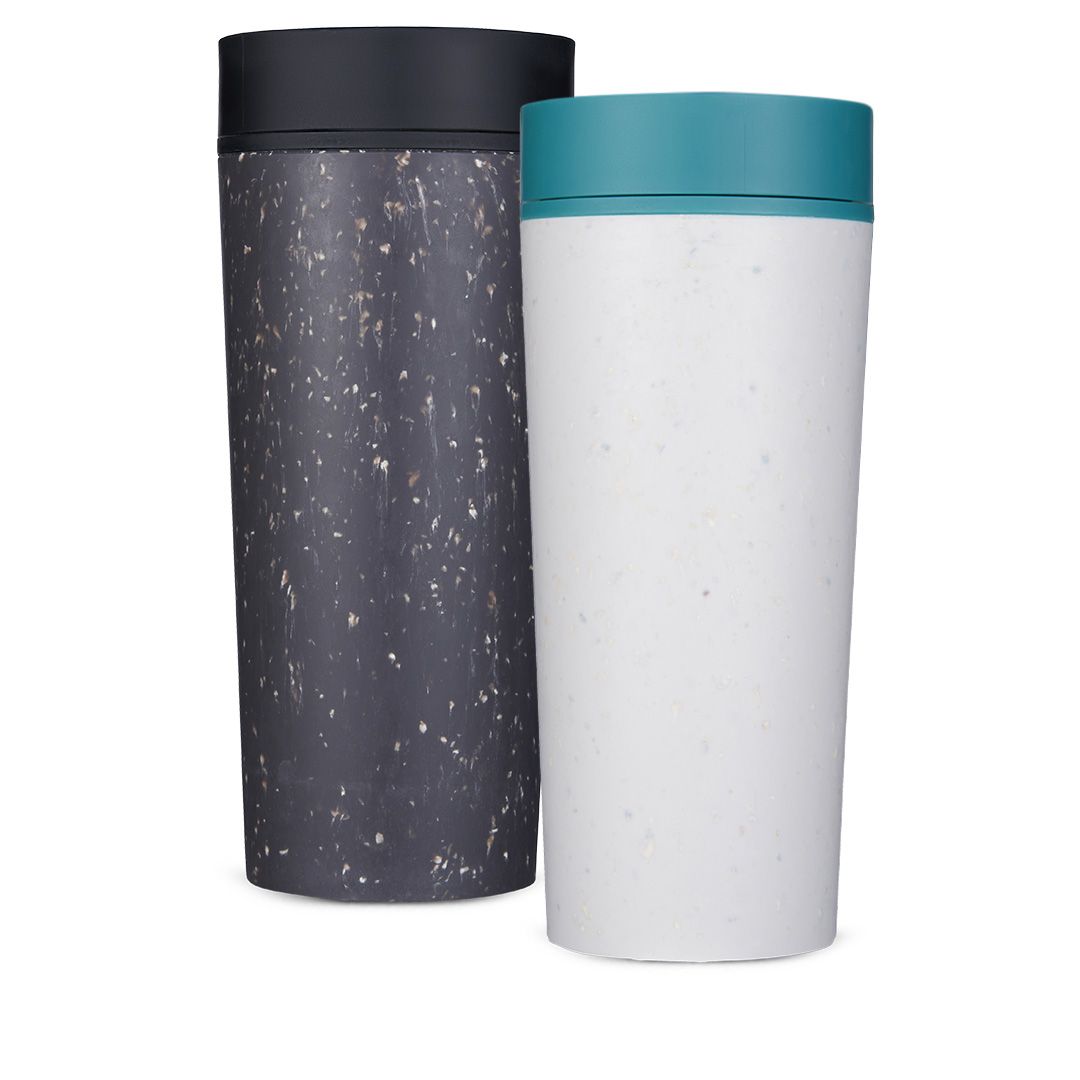white reusable cup with blue lid and black reusable cup with black lid