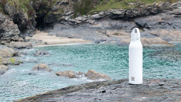 Circular&Co Reusable Water Bottle – Made From Recycled Stainless Steel - Beach lifestyle